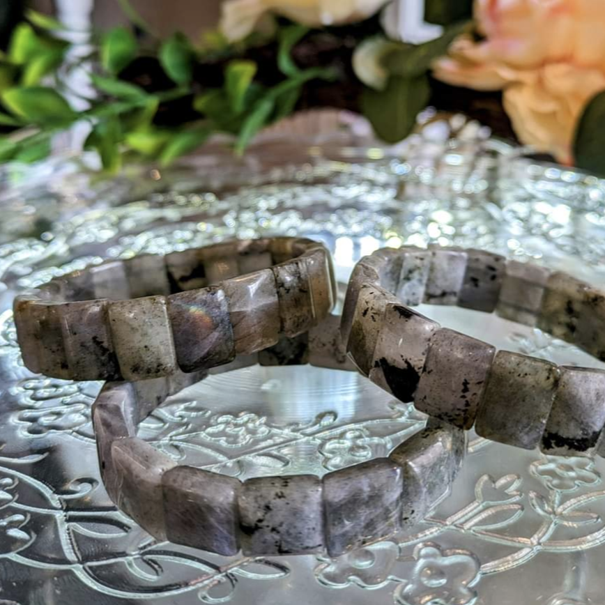 Labradorite Bracelet (Square 12mm)