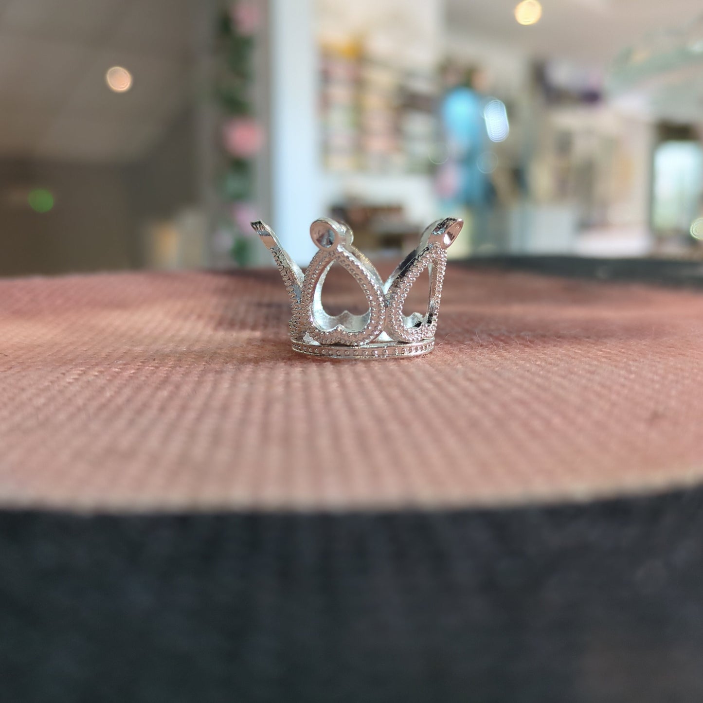 Mini Crown Sphere Stand (Metal)