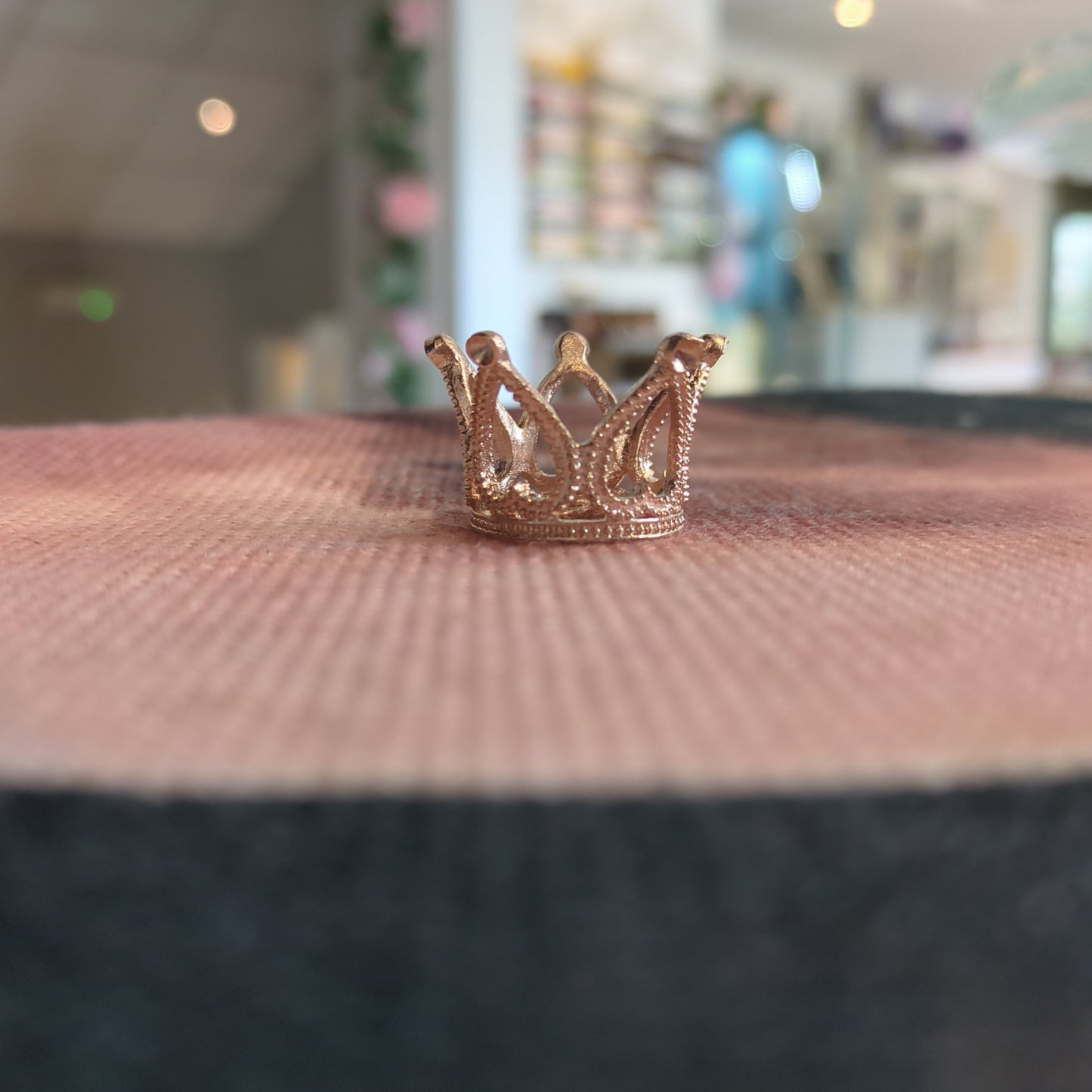 Mini Crown Sphere Stand (Metal)