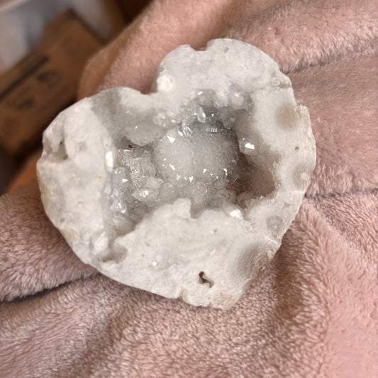 Druzy White Quartz Geode Heart (WQH02)