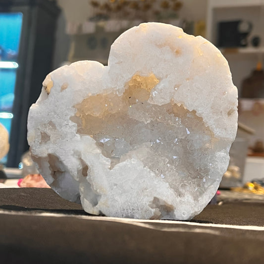 Druzy White Quartz Geode Heart (WQH03)