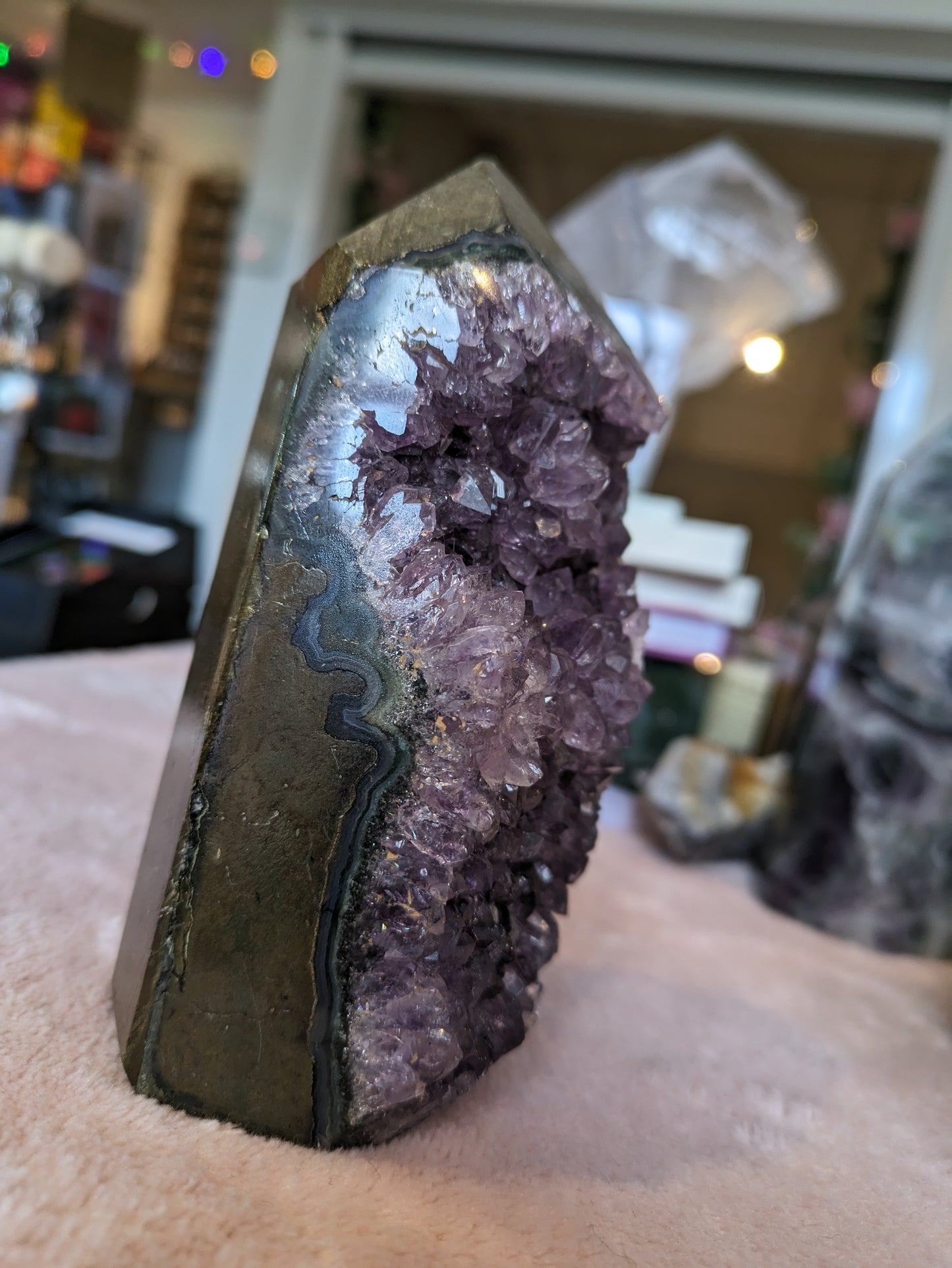 Amethyst Geode Tower (AGT01)